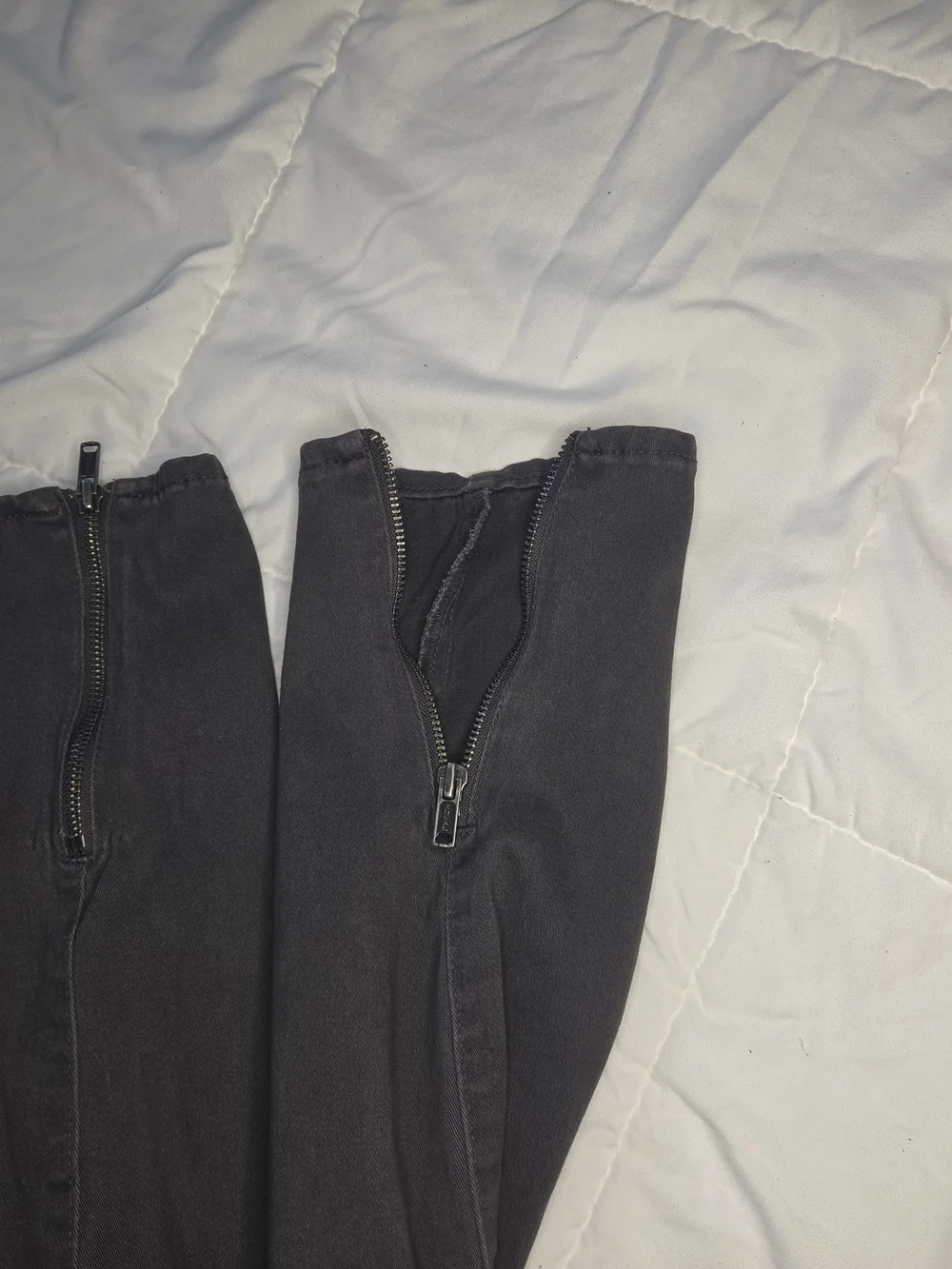 Old Navy Jeans Size 8 Women’s Black Skinny Jeans with Ankle Zippers